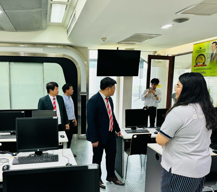 GIẢNG VIÊN 13WIN13 THAM QUAN HỌC TẬP VÀ HỢP TÁC QUỐC TẾ TẠI THAMMASAT UNIVERSITY 24