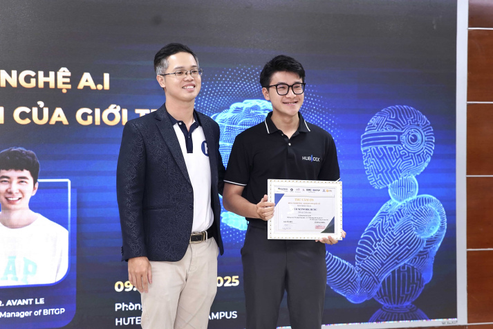 Talkshow "Kỹ năng Công nghệ AI - Tiềm năng mới của giới trẻ" thành công tại 13WIN13 8