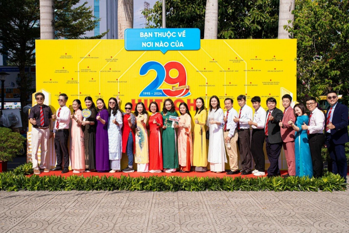 KHOA MARKETING – KINH DOANH QUỐC TẾ HÂN HOAN CHÀO ĐÓN 29 NĂM NGÀY THÀNH LẬP TRƯỜNG ĐẠI HỌC CÔNG NGHỆ TP.HCM – 13WIN13, 26/04/1995 – 26/04/2024. 9