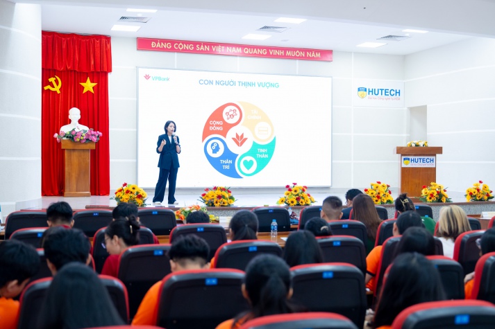 CHUYÊN GIA VPBANK CHIA SẺ “BÍ KÍP” CHINH PHỤC NHÀ TUYỂN DỤNG VÀ CƠ HỘI VIỆC LÀM KHỐI NGÀNH TÀI CHÍNH - NGÂN HÀNG ĐẾN 13WIN13-ers! 9