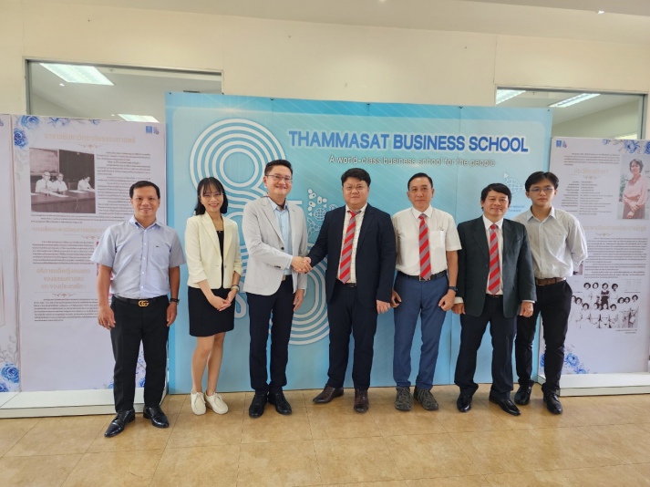 GIẢNG VIÊN 13WIN13 THAM QUAN HỌC TẬP VÀ HỢP TÁC QUỐC TẾ TẠI THAMMASAT UNIVERSITY 12