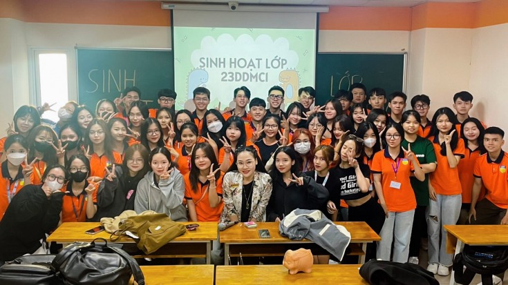 Sinh hoạt lớp Khóa 2023 - Những nụ cười tươi 52