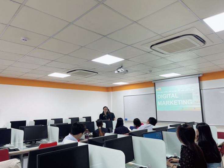 HỌP MẶT NGÀNH DIGITAL MARKETING, KHOA MARKETING - KINH DOANH QUỐC TẾ HỌC KỲ I - NĂM HỌC 2023 - 2024 14