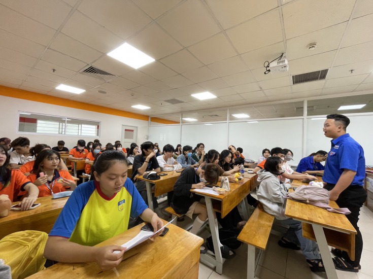 Sinh hoạt lớp Khóa 2023 - Những nụ cười tươi 37