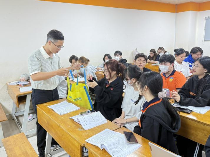 Faculty of Marketing and International Business 786