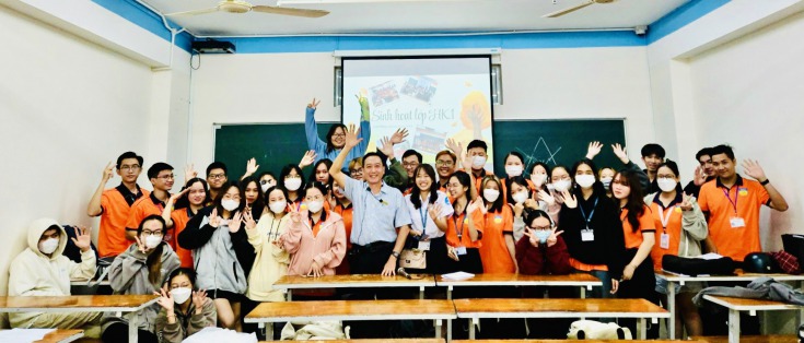 Sinh hoạt lớp Khóa 2023 - Những nụ cười tươi 61