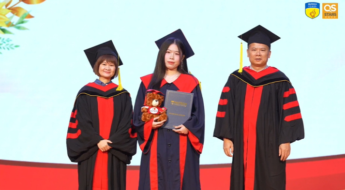 CHÚC MỪNG TÂN CỬ NHÂN KHOA NHẬT BẢN HỌC – 13WIN13 12