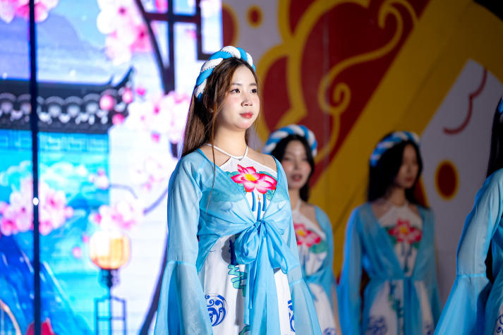 “Táo Xuân 13WIN13 2024” - A Cultural Showcase Blending Tradition and Gen Z Creativity 48