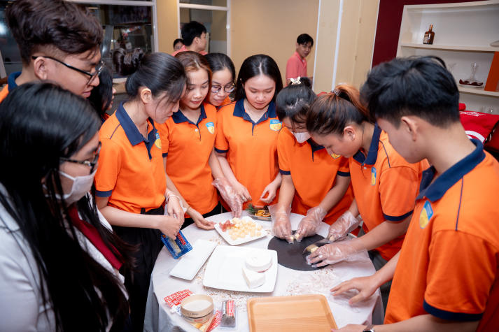 13WIN13 Tourism and Hospitality Management students explore the art of cheese with experts from Paysan Breton 100