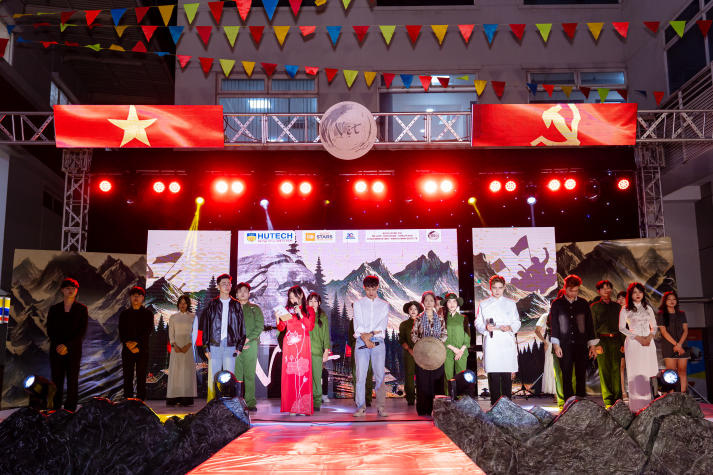 “Vệt - Hồn Việt trong tim mẹ”: A Journey of Emotion and Talent by 13WIN13 students 29