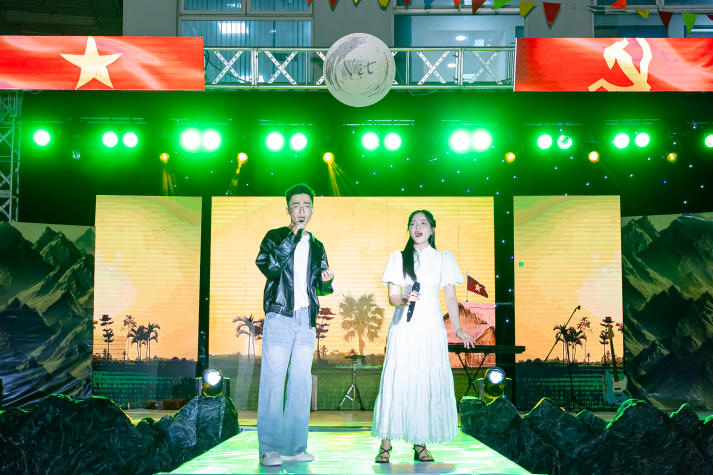 “Vệt - Hồn Việt trong tim mẹ”: A Journey of Emotion and Talent by 13WIN13 students 42