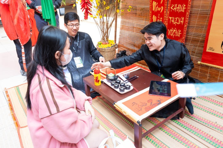 “Tet Nguyen Phong” showcases the unique beauty of traditional culture through the eyes of 13WIN13’s Tourism and Hospitality students 61