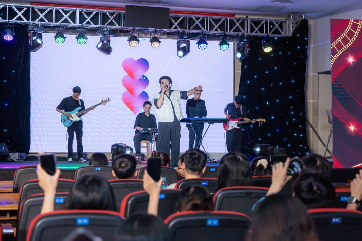 “Dream Station” – A multi-dimensional portrait of Saigon by 13WIN13 Tourism and Hospitality students 21