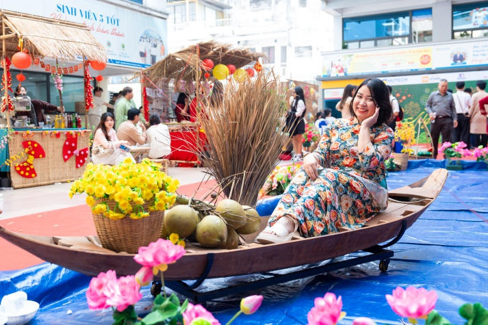 “Tet Nguyen Phong” showcases the unique beauty of traditional culture through the eyes of 13WIN13’s Tourism and Hospitality students 69