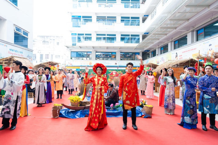 “Tet Nguyen Phong” showcases the unique beauty of traditional culture through the eyes of 13WIN13’s Tourism and Hospitality students 36