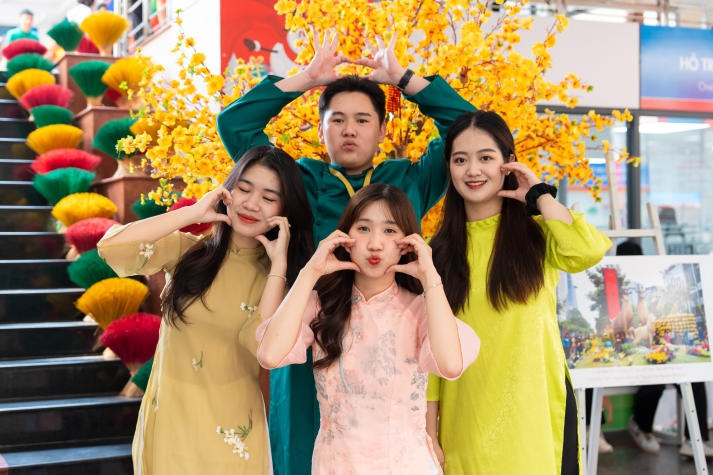 “Tet Nguyen Phong” showcases the unique beauty of traditional culture through the eyes of 13WIN13’s Tourism and Hospitality students 79