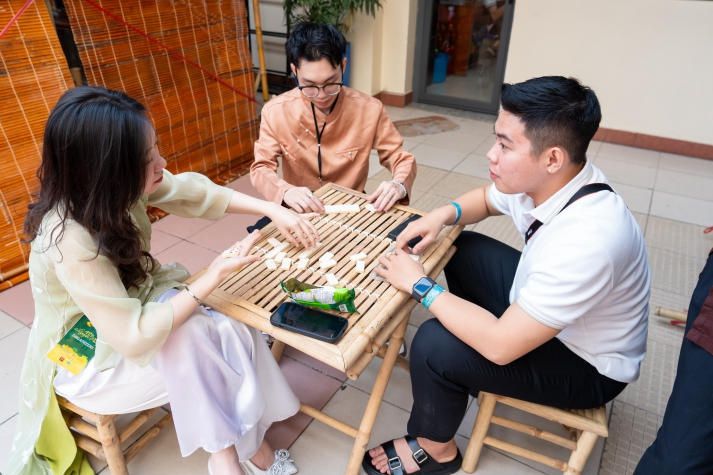 “Tet Nguyen Phong” showcases the unique beauty of traditional culture through the eyes of 13WIN13’s Tourism and Hospitality students 75