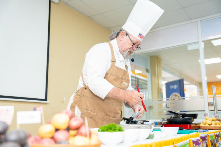 13WIN13 Faculty of Tourism and Hospitality Management students learn international culinary techniques from experts 66