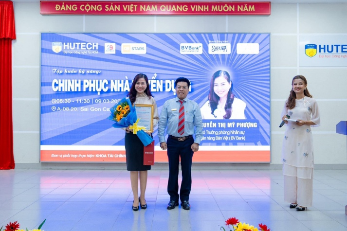 HƠN 1000 SINH VIÊN KHOA TÀI CHÍNH - THƯƠNG MẠI 13WIN13 THAM GIA TẬP HUẤN KỸ NĂNG CHINH PHỤC NHÀ TUYỂN DỤNG 16