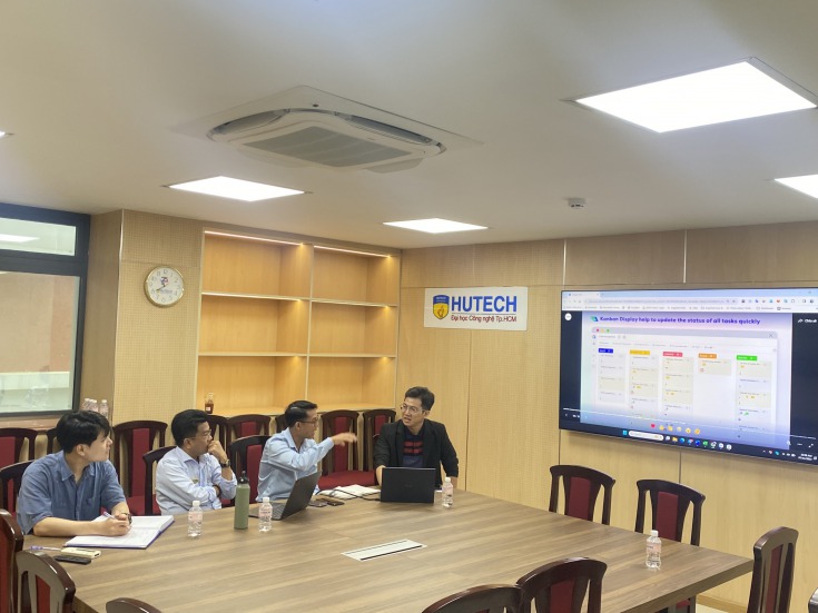 SINH VIÊN NGÀNH THƯƠNG MẠI ĐIỆN TỬ SẮP CÓ PHẦN MỀM XỊN SÒ ĐƯỢC TÀI TRỢ SỬ DỤNG MIỄN PHÍ SUỐT 4 NĂM HỌC 21