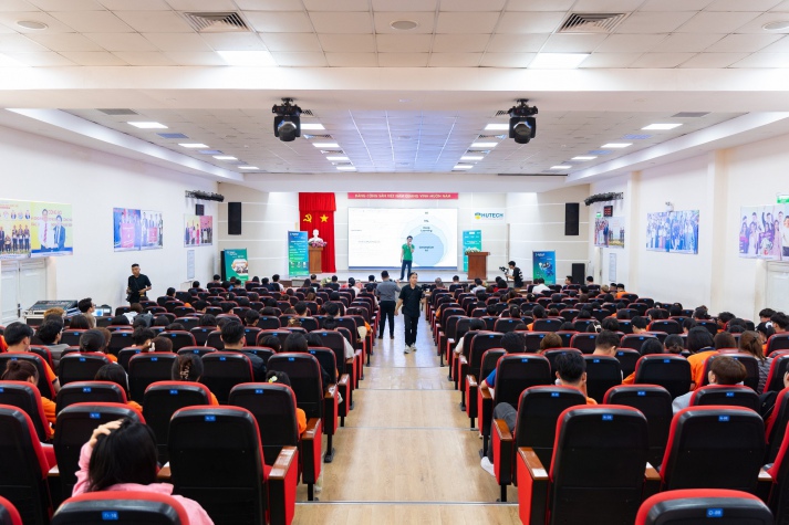 CHƯƠNG TRÌNH HỘI THẢO CHỦ ĐỀ "KHAI PHÁ TIỀM NĂNG ỨNG DỤNG CỦA AI VÀ BLOCKCHAIN TRONG NỀN KINH TẾ SỐ VÀ TÀI CHÍNH" 20