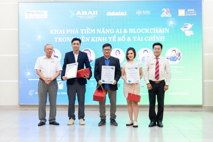 CHƯƠNG TRÌNH HỘI THẢO CHỦ ĐỀ "KHAI PHÁ TIỀM NĂNG ỨNG DỤNG CỦA AI VÀ BLOCKCHAIN TRONG NỀN KINH TẾ SỐ VÀ TÀI CHÍNH" 6