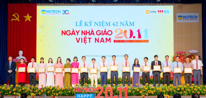 KHOA XÂY DỰNG NHẬN KHEN THƯỞNG NHÂN KỶ NIỆM 20/11/2024 37