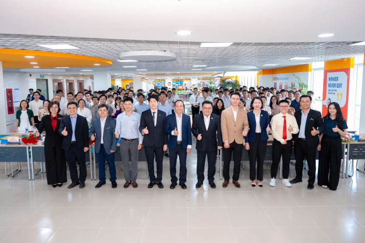 TRƯNG BÀY ĐỒ ÁN TỐT NGHIỆP KHOA XÂY DỰNG – 13WIN13: NƠI HỘI TỤ NHỮNG Ý TƯỞNG SÁNG TẠO VÀ KẾT NỐI CƠ HỘI NGHỀ NGHIỆP 35