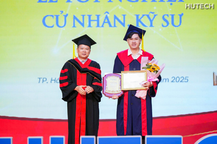 SINH VIÊN ĐƯỢC KHEN THƯỞNG DỊP TỐT NGHIỆP (7/2025) 21