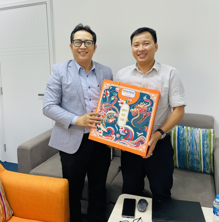 Kết Nối và Chia Sẻ Niềm Vui Tết Giáp Thìn 2024 Khoa QTKD và các Doanh nghiệp hợp tác cùng Khoa trong năm vừa qua 55