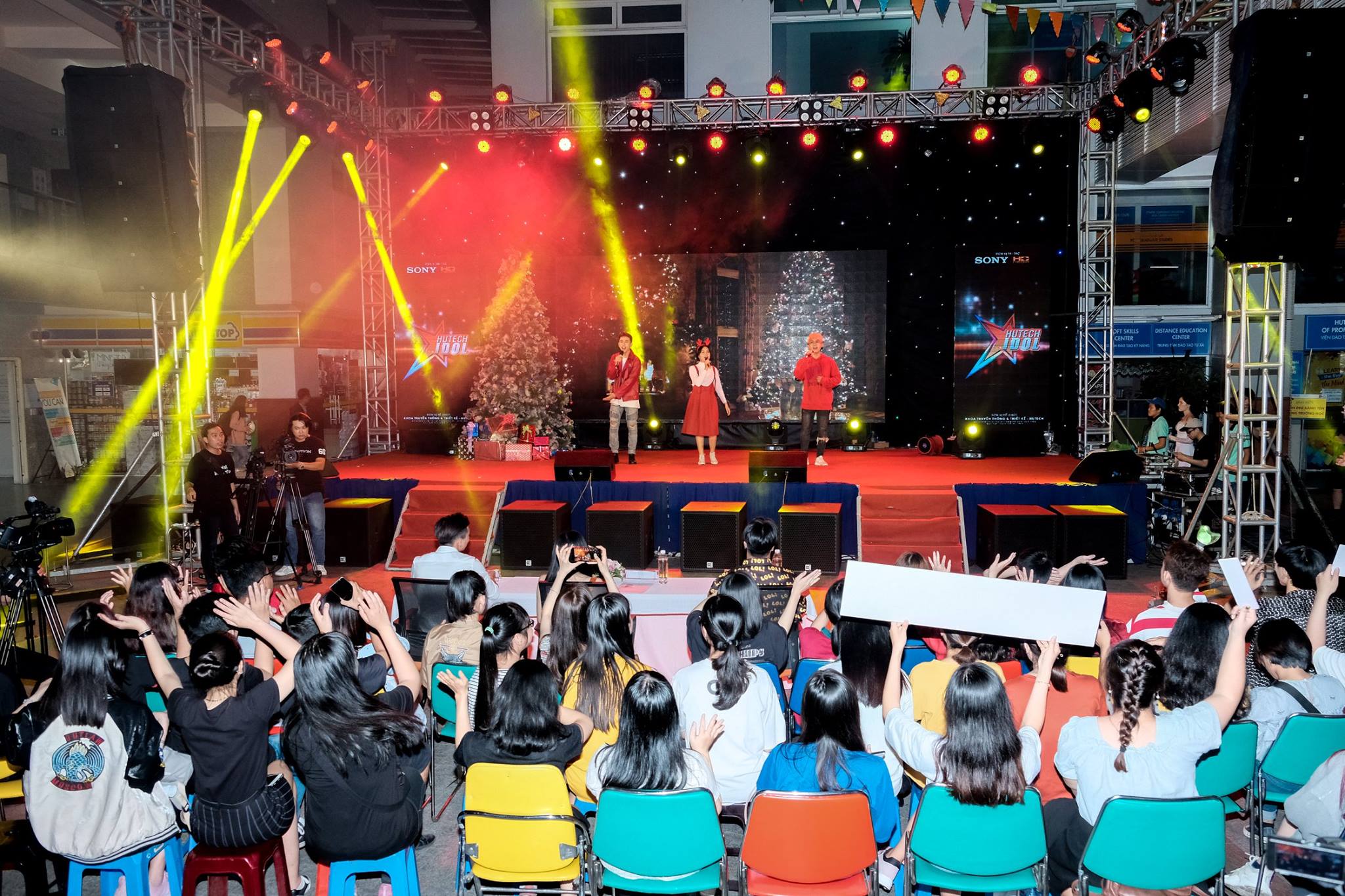 TRUYỀN HÌNH TRỰC TIẾP 13