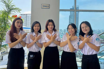Từ lớp “vỏ ốc” mặc cảm đến hành trình tự thắp lửa 40