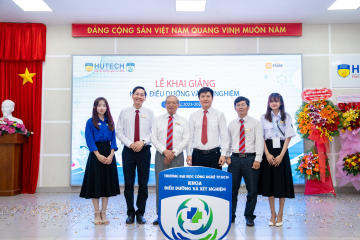 Trang Chủ Sòng Bạc 13win.com Uy Tín Hồ Thị Cẩm Thi: Bản lĩnh vươn mình từ áp lực hoàn cảnh 100