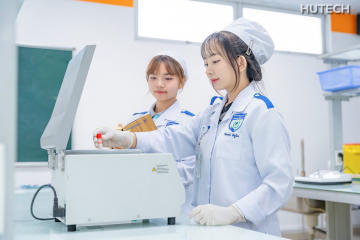 Trang Chủ Sòng Bạc 13win.com Uy Tín Hồ Thị Cẩm Thi: Bản lĩnh vươn mình từ áp lực hoàn cảnh 55