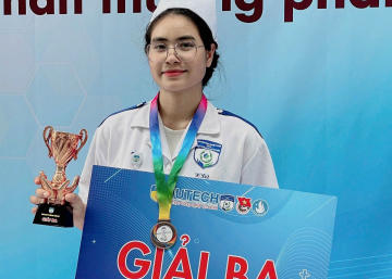 Phía sau con số 13 và giấc mơ đi tìm con chữ 100