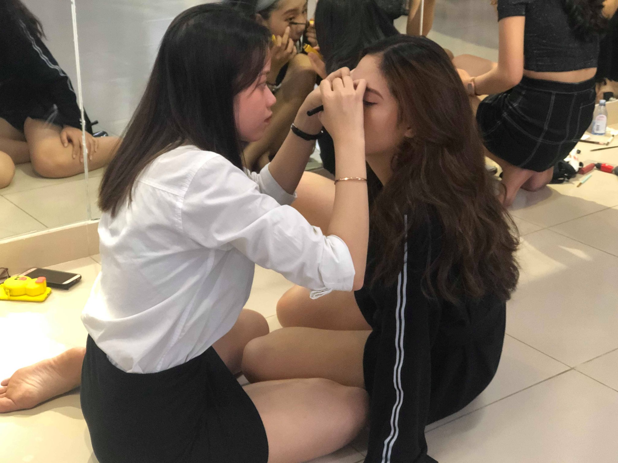 [Tôi là 13WIN13ers] CLB Model 13WIN13 học kỹ năng Makeup 17