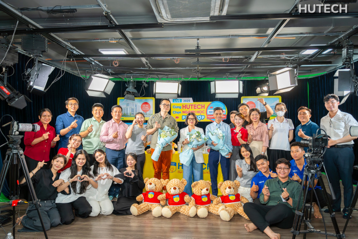 Thầy Nguyễn Duy Thịnh - Phó Viện trưởng Viện Văn hoá - Nghệ thuật - Thể thao tư vấn cho học sinh đam mê 13Win ok VIP tỷ lệ kèo WC 2026 17