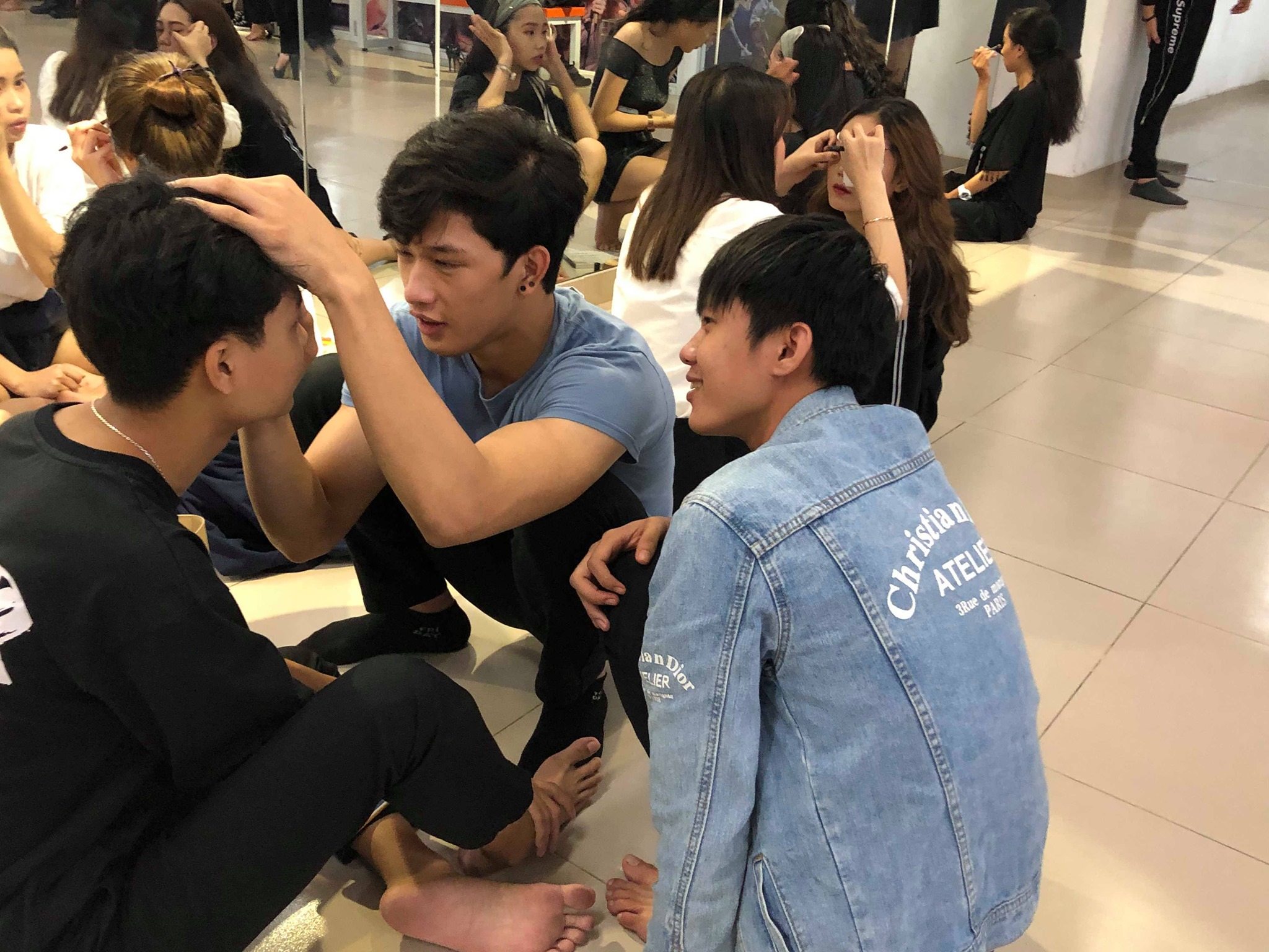 [Tôi là 13WIN13ers] CLB Model 13WIN13 học kỹ năng Makeup 30
