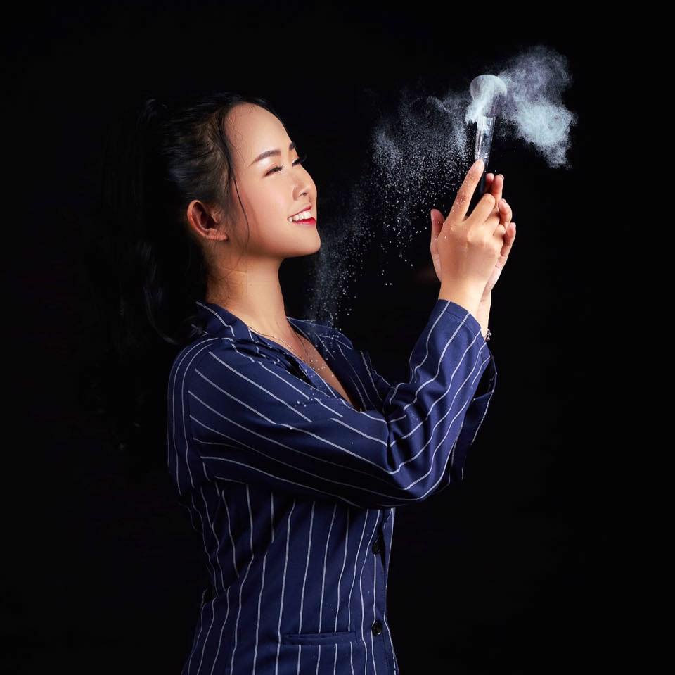Chuyên viên make up Mi Mi Trương sẽ là 13Win22 con - Tải app về điện thoại nhận lì xì CLB Make up 9