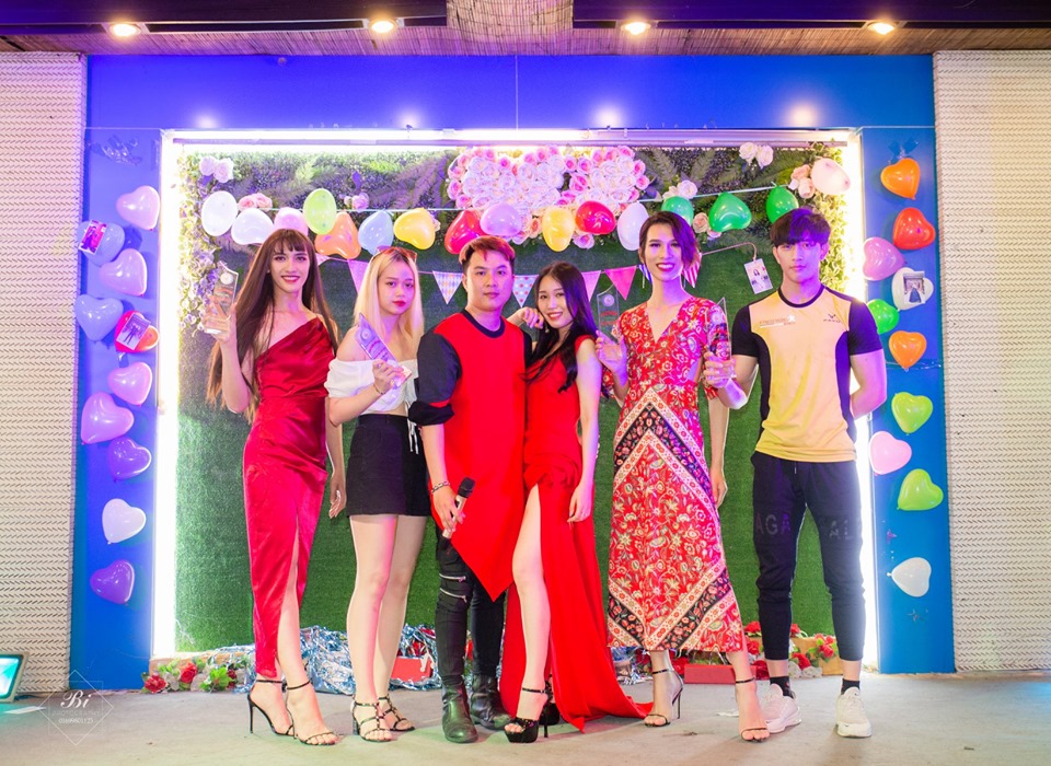 CLB Model 1 tròn 1 tuổi 19