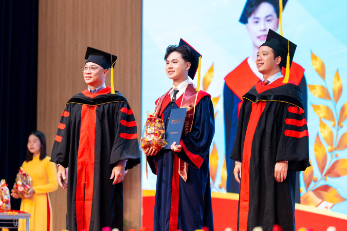 Cột mốc đáng tự hào của ngành Thanh nhạc - Viện Văn hóa - Nghệ thuật - Thể thao trong Lễ Tốt nghiệp đợt 1 năm 2026 35
