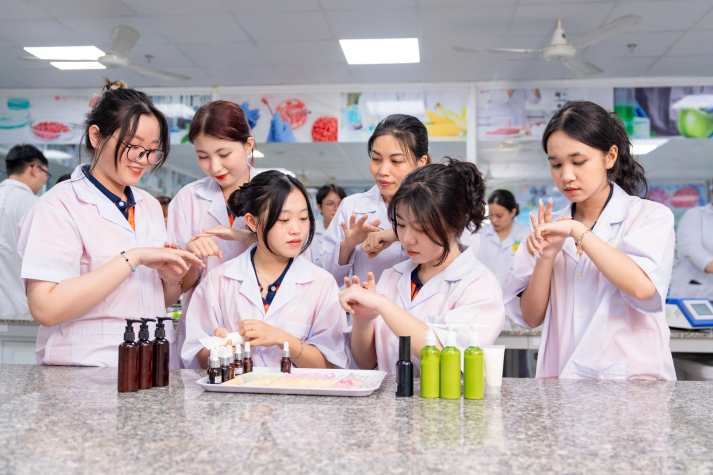 Giới thiệu về Viện Khoa học Ứng dụng 13WIN13 27