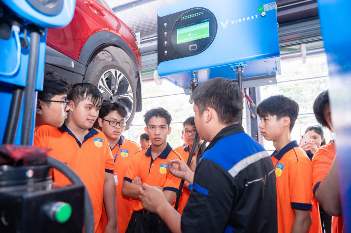 CÔNG NGHỆ Ô TÔ ĐIỆN – NGÀNH HỌC XANH CHO THẾ HỆ KỸ SƯ TƯƠNG LAI 138