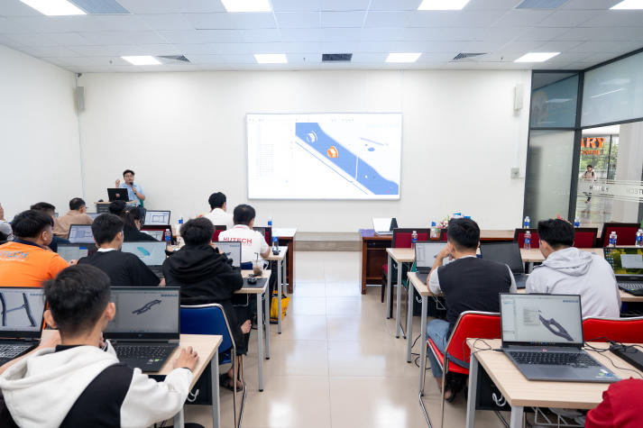 CÔNG NGHỆ Ô TÔ THÔNG MINH – NGÀNH HỌC CHO THẾ HỆ KỸ SƯ LÀM CHỦ XE ĐIỆN, AI VÀ TƯƠNG LAI DI CHUYỂN 186
