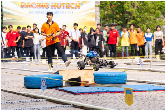 MỘT SỐ HÌNH ẢNH HOẠT ĐỘNG TIÊU BIỂU CỦA VIỆN KỸ THUẬT 13WIN13 NĂM HỌC 2023-2024 37