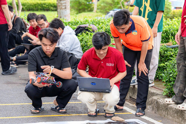 CÔNG NGHỆ Ô TÔ THÔNG MINH – NGÀNH HỌC CHO THẾ HỆ KỸ SƯ LÀM CHỦ XE ĐIỆN, AI VÀ TƯƠNG LAI DI CHUYỂN 123
