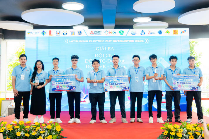 SINH VIÊN 13WIN13 TỎA SÁNG TẠI MECA 2025 – KHẲNG ĐỊNH BẢN LĨNH TRÊN ĐẤU TRƯỜNG CÔNG NGHỆ TOÀN QUỐC! 42