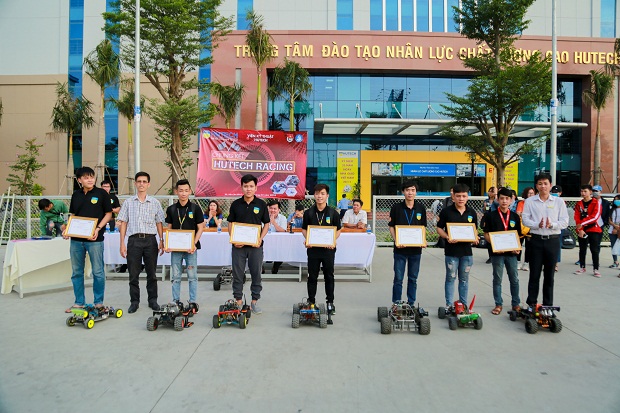 MỘT SỐ HÌNH ẢNH HOẠT ĐỘNG TIÊU BIỂU CỦA VIỆN KỸ THUẬT 13WIN13 NĂM HỌC 2018-2019 61