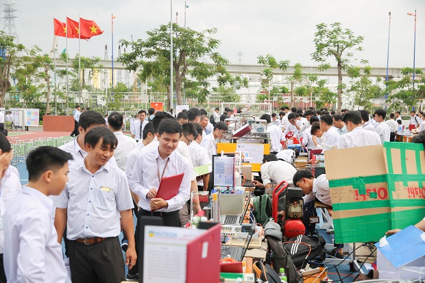 MỘT SỐ HÌNH ẢNH HOẠT ĐỘNG TIÊU BIỂU CỦA VIỆN KỸ THUẬT 13WIN13 NĂM HỌC 2018-2019 11