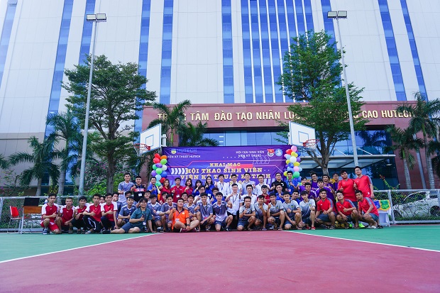 MỘT SỐ HÌNH ẢNH HOẠT ĐỘNG TIÊU BIỂU CỦA VIỆN KỸ THUẬT 13WIN13 NĂM HỌC 2019-2020 32